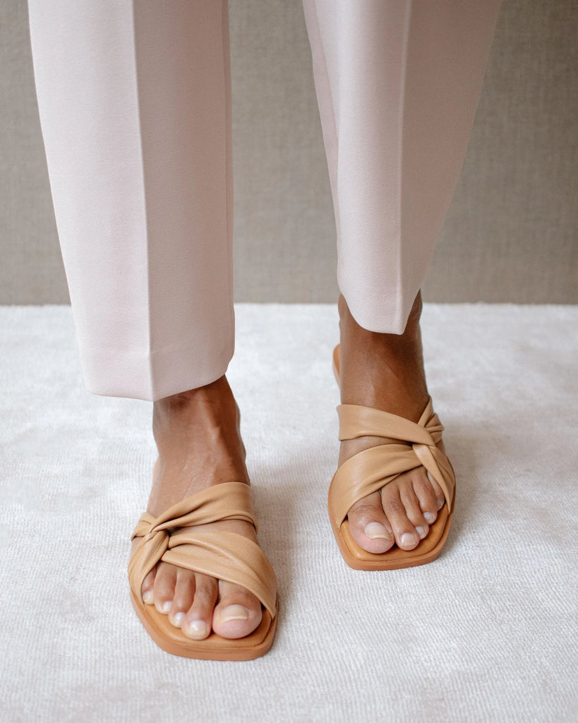 Alohas Nomad knotted sandals in camel @ modin - sustainable leather