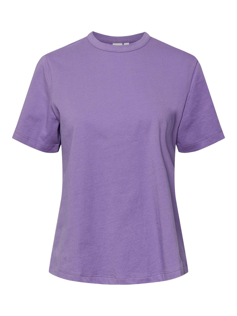 YAS Sarita basic T-shirt in bourgainvillea lila @ modin