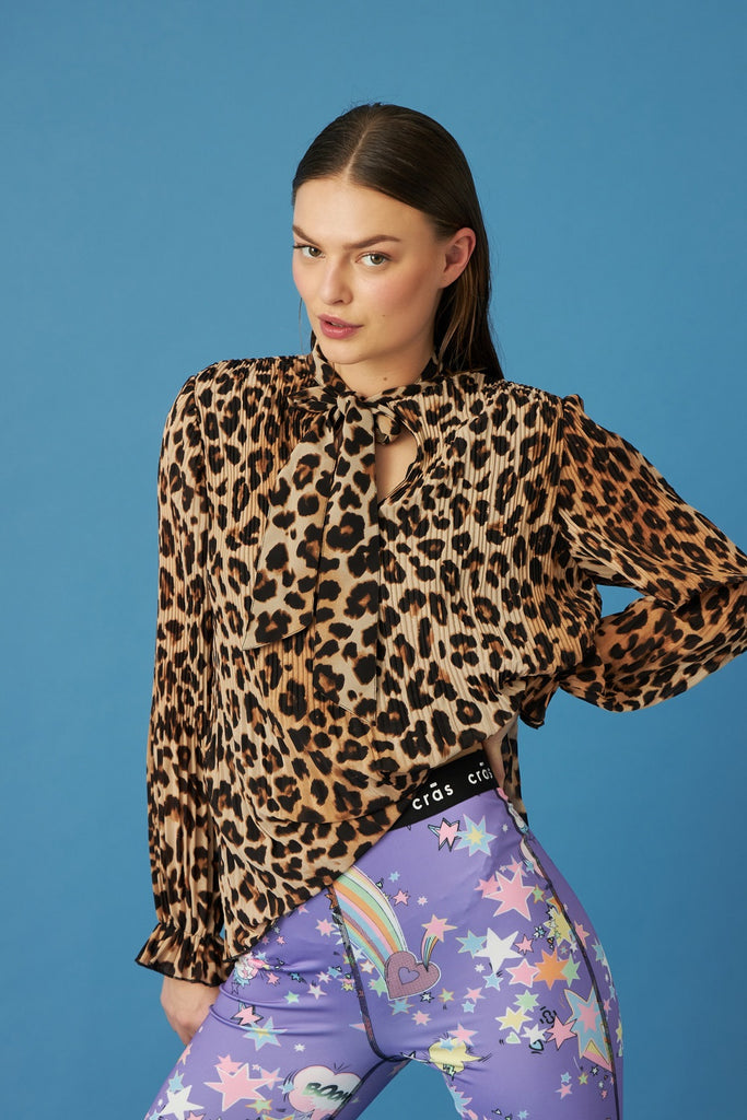 Cras Bree laopard plisse blouse in leone @ modin
