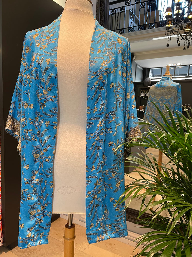 Sissel edelbo Lotus short kimono in light blue beige print paisley sustainable fashion @ modin