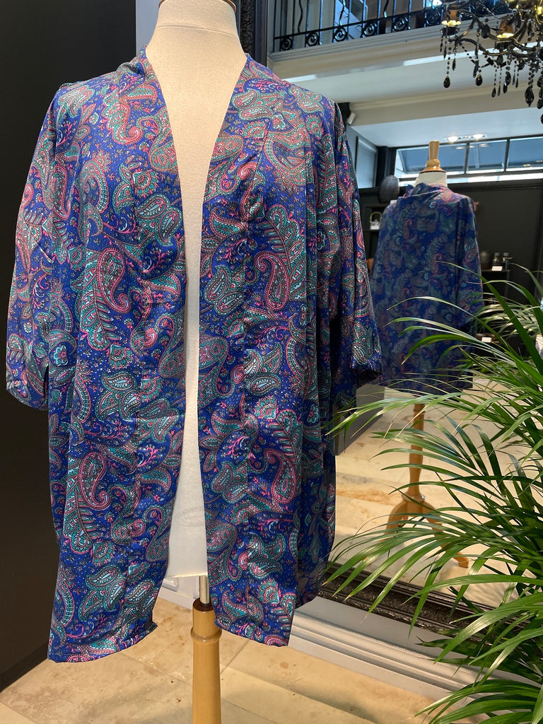 Sissel edelbo Lotus short kimono in blue paisley print sustainable fashion @ modin