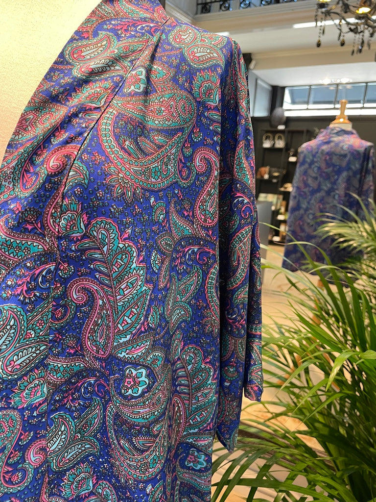 Sissel edelbo Lotus short kimono in blue paisley print sustainable fashion @ modin