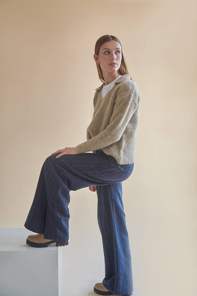 Mus & Bombon Plum trousers with slit in navy @ modin