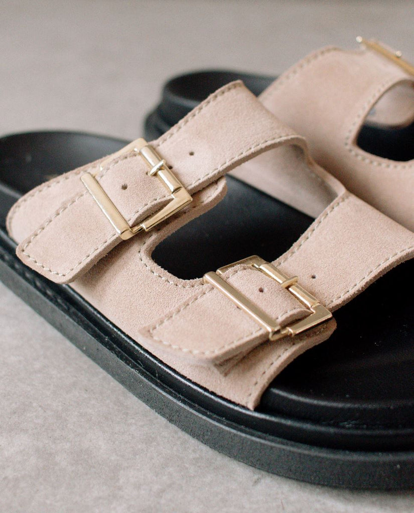 Alohas buckle strap chuncky sandals in suede taupe beige @ modin - sustainable leather