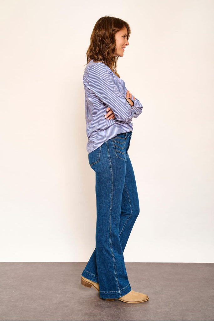 MKT studio The Farah woodstock flared jeans in blue cocker wash @ modin