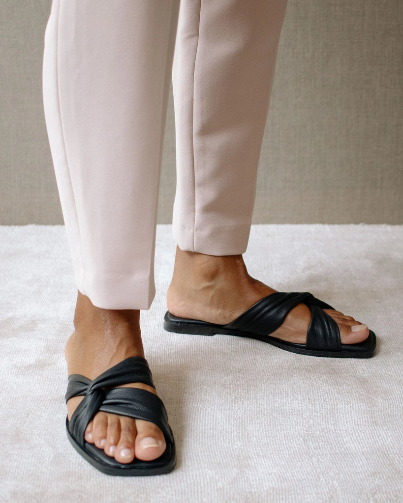 Alohas Nomad knotted sandal in black @ modin - sustainable leather
