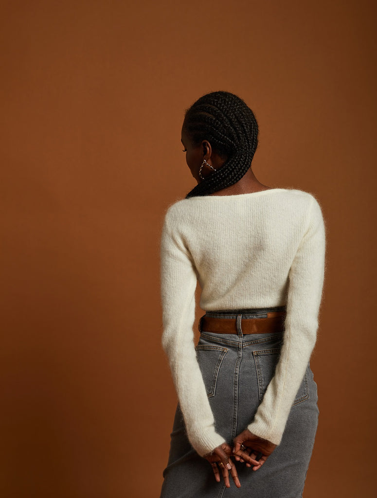 Idano Oreline square neck knit in ecru @ modin