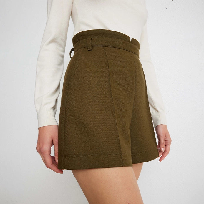 Idano Zaza wool short in olive @ modin