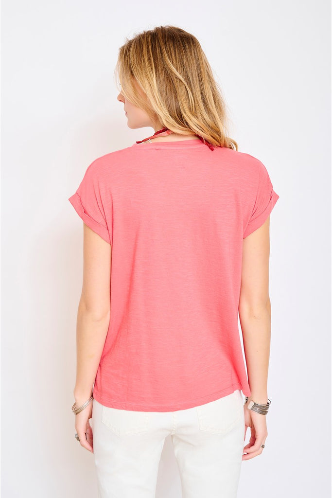 MKT studio Teaming Blondie T-shirt in corail @ modin